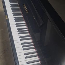 Yamaha Upright U3 Piano