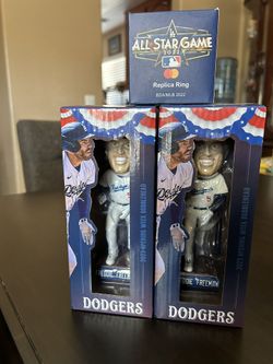 Bobblehead And Replica Ring