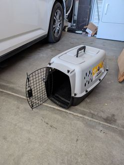 Pet carrier small to medium size $40
