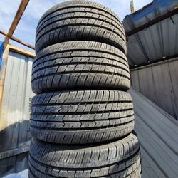 Vendo 4 Llantas Usadas 255 60 17 Toyo