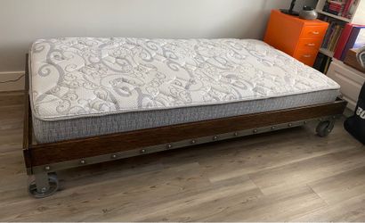 TWIN BED WITH MATRESS