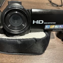 HD Digital Camcorder – 16x Zoom, Full HD Video