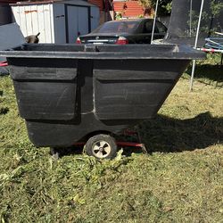 Rubbermaid 1314 utility