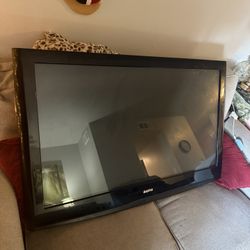 41” Sanyo Mounted TV (NO REMOTE, MOUNT NOT INCLUDED )