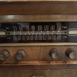 Antique 1949 Philco Radio 
