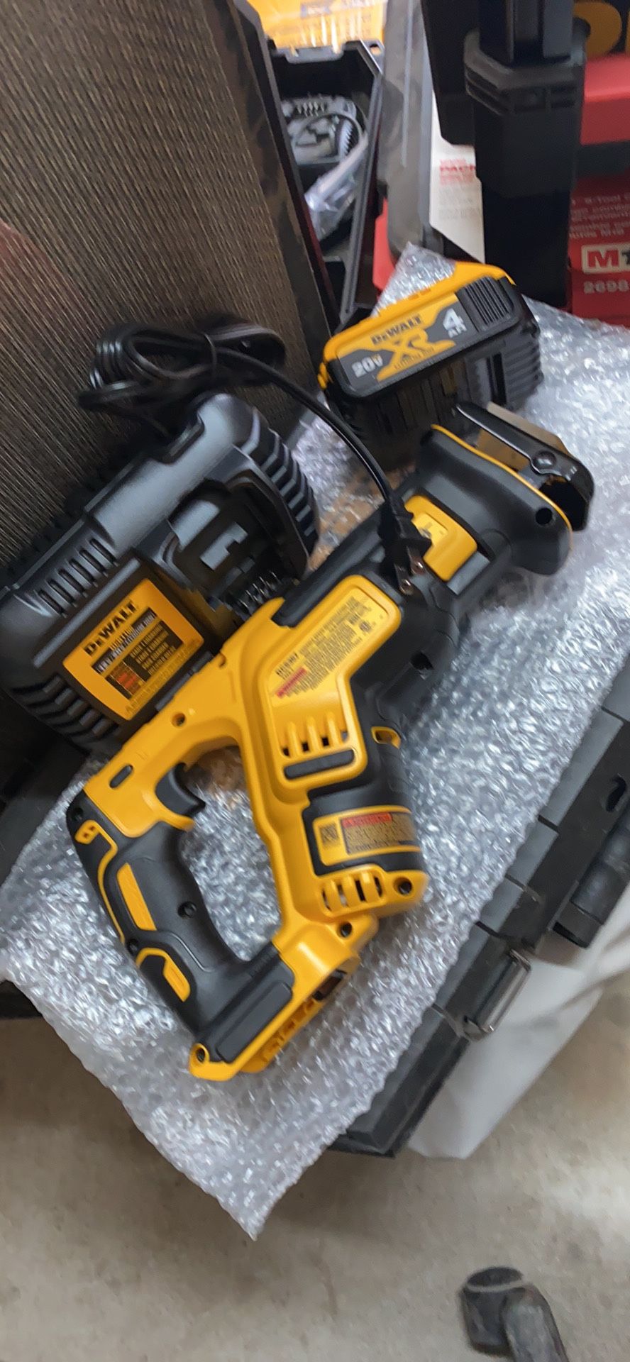 DEWALT 20 Volt MAX XR Lithium Ion Cordless Brushless Compact