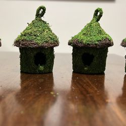 4 Supermoss Bungalow Birdhouses