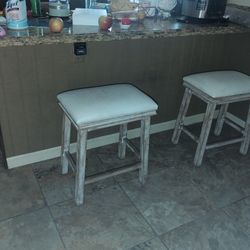 2 Stools