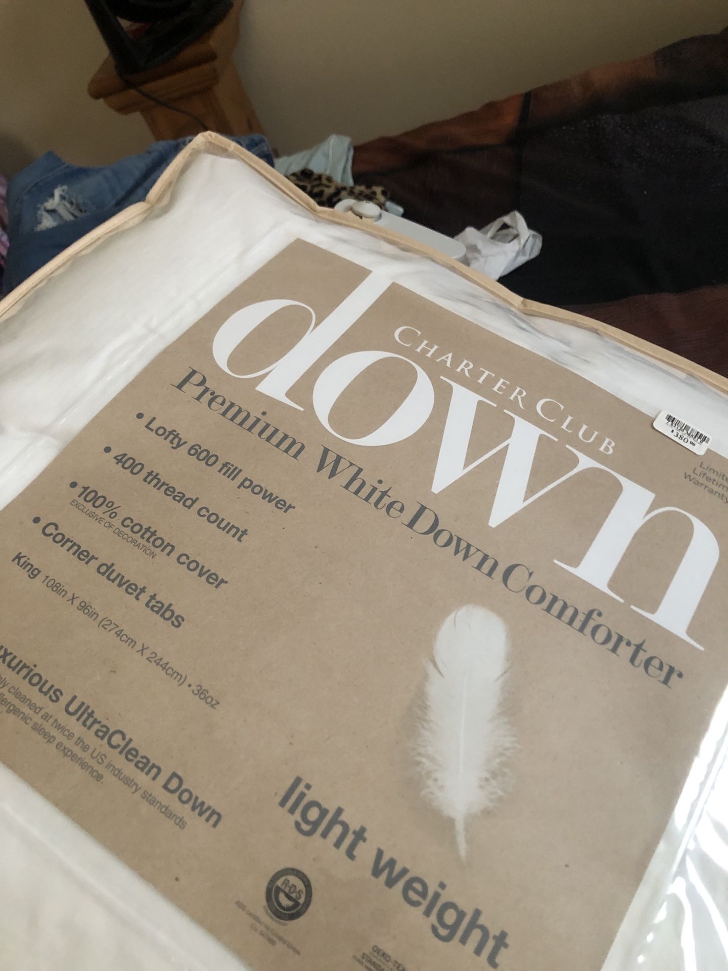 Feather Down  Carter Club Comforter/King Size//White 