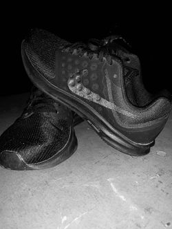 Womens Nike Runners (Size9)