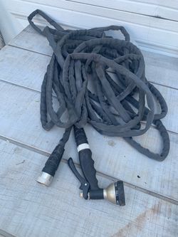 50 ft Expandable Garden Hose with Multi-Pattern Spray Nozzle, Lightweight, Black