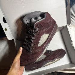 Burgundy 5s Size 11/5