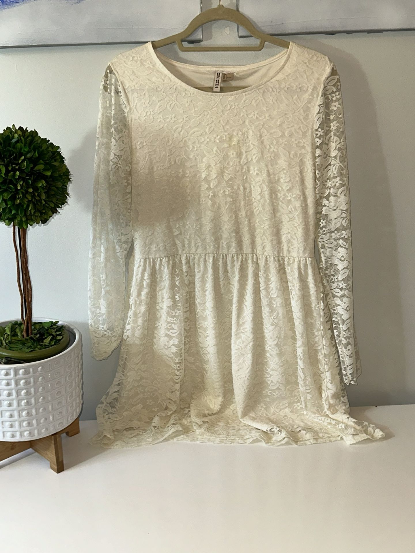 Long sleeved cream lace dress