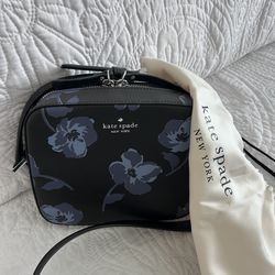 kate spade NY Women's Newbury Port Lane Cammie Crossbody Bag (Like New)