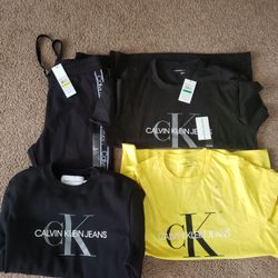CALVIN KLEIN BUNDLE. JOGGER SUIT M. SHIRTS L.