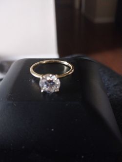 10k Gold Mosanite Ring With Lighted Display Box