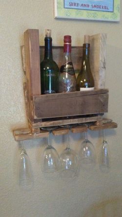 Wine rack..3 bottles, 5 glasses