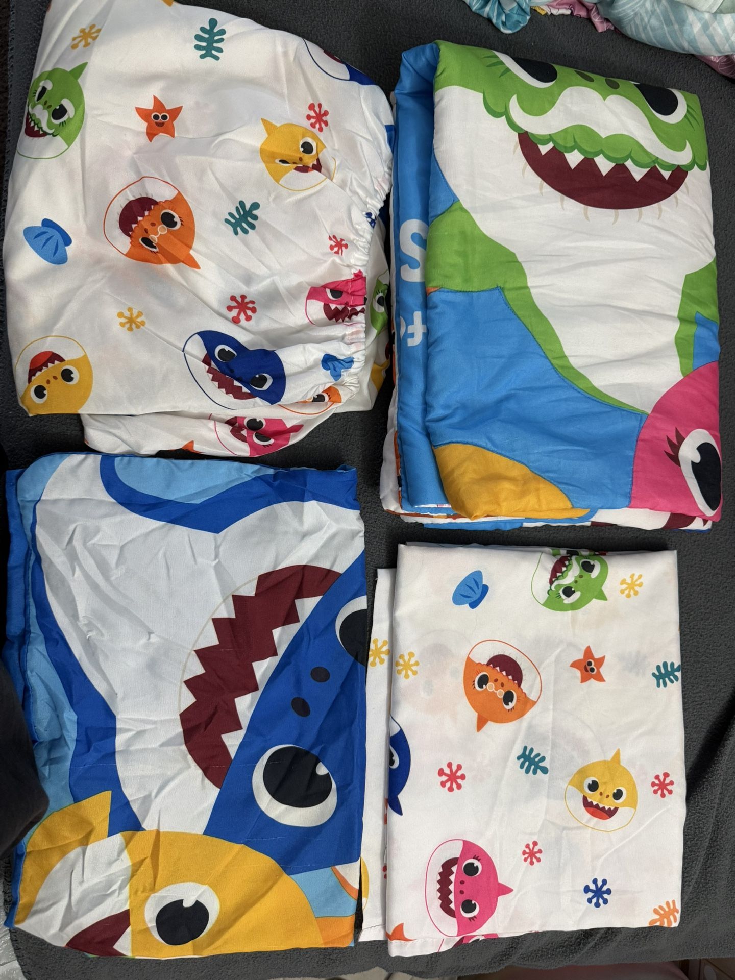 Baby Shark Toddler Bed Comforter Set