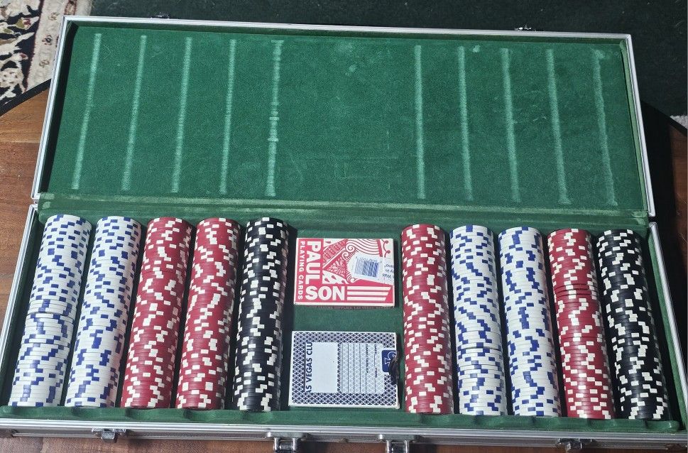 Recreational Poker Set W 500 Chips And Two Decks