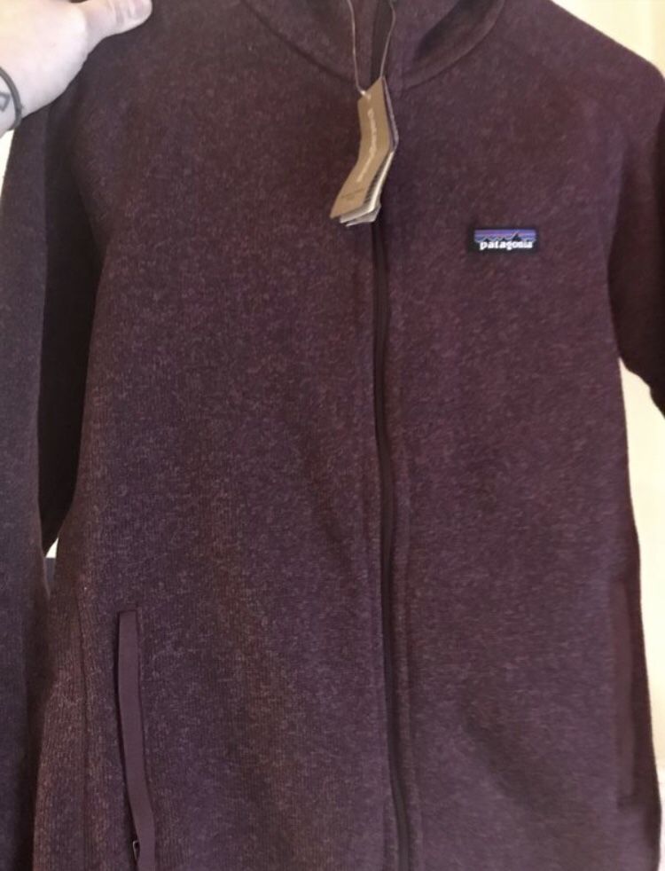 PATAGONIA WOMENS HOODED FLEECE JACKET BRAND NEW TAGS STILL ON
