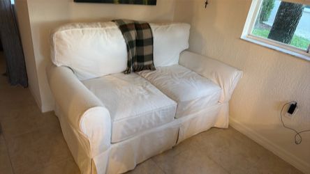 Love seat