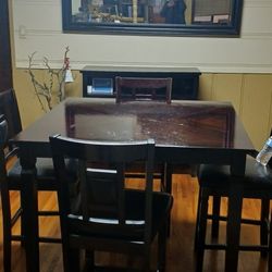 Table With  Mirror And  4 Drawer Cabinet