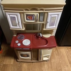 Play Kitchen 