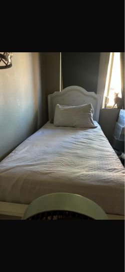 Twin bed