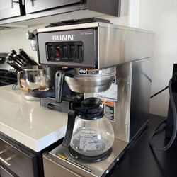 Bunn VP171SS “Bunn-o-matic” Coffee Machine Stainless Steel w/ metal basket, glass carafe, and filters