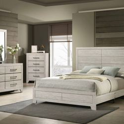 Complete Bed Room Furniture With Bed And Dresser And Mirror Set