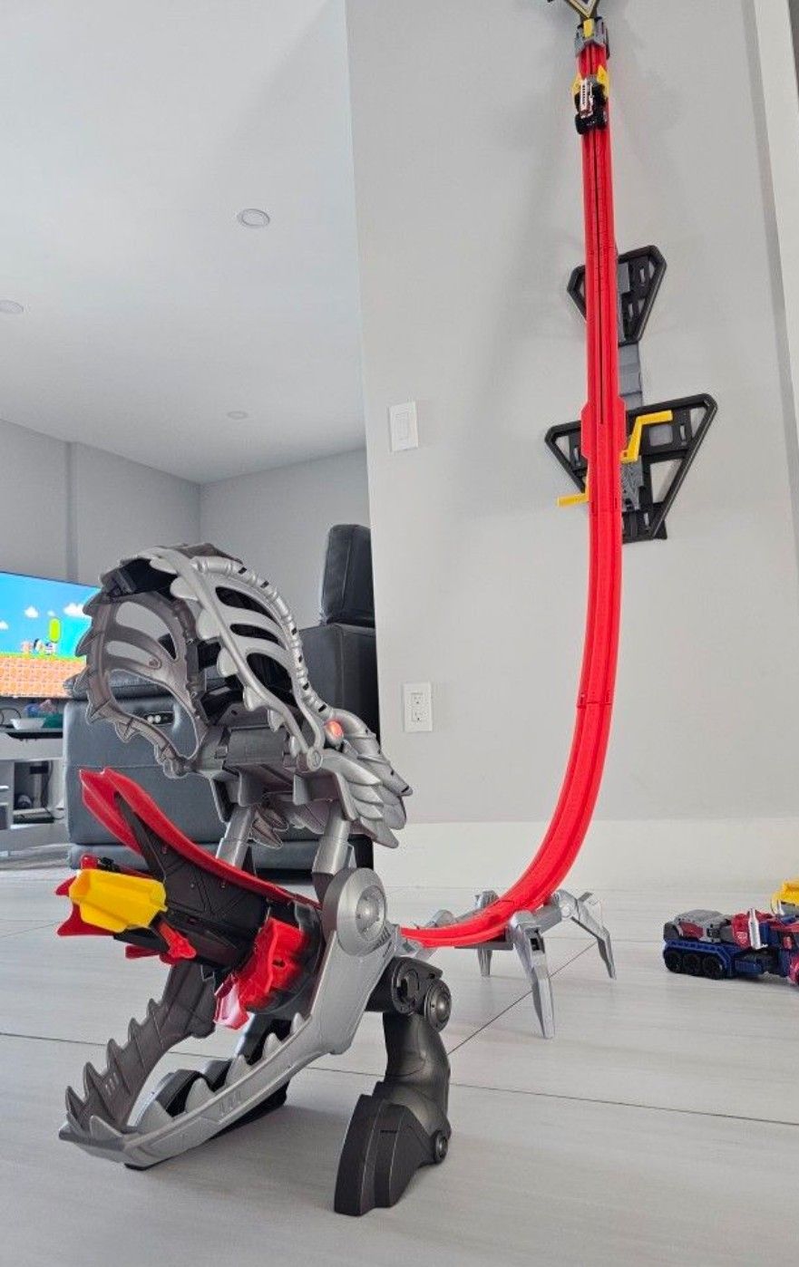 Monster Jam Roars Track