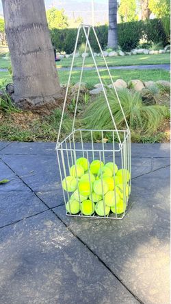 Tennis ball hopper