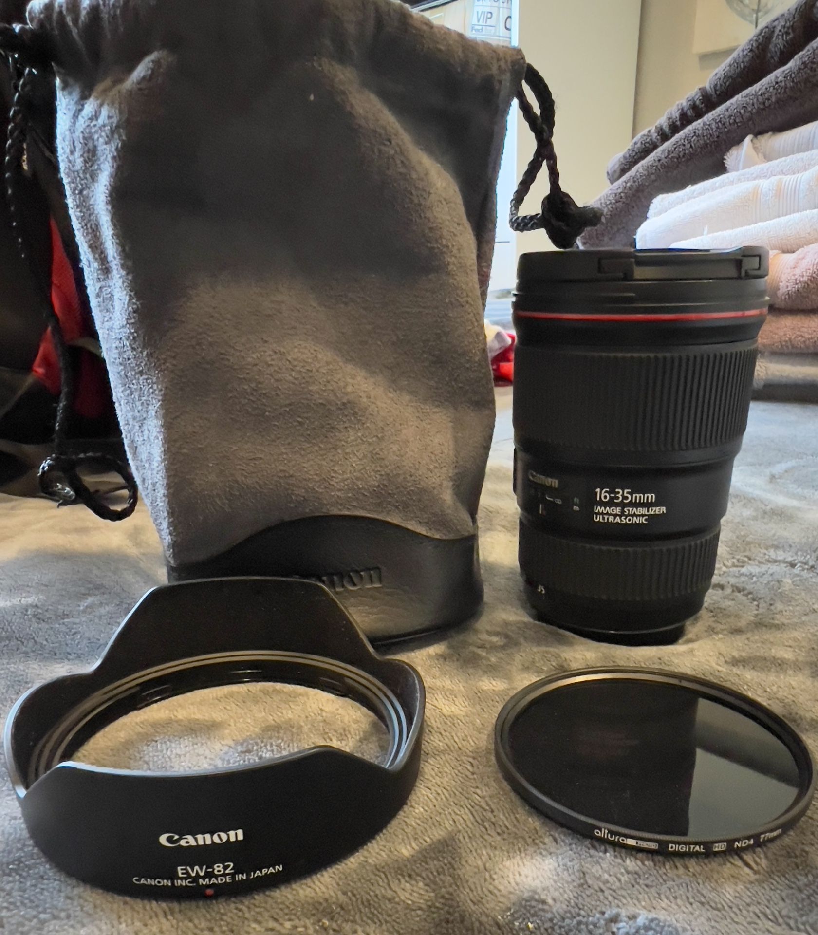 Canon EF 16 35mm f/4L IS USM lens Includes Hood, ND Filter Pouch