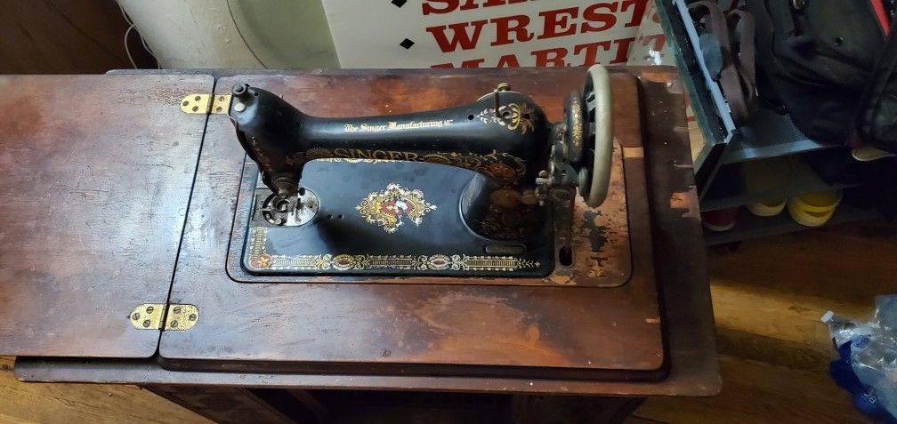vintage singer mechanical machine.