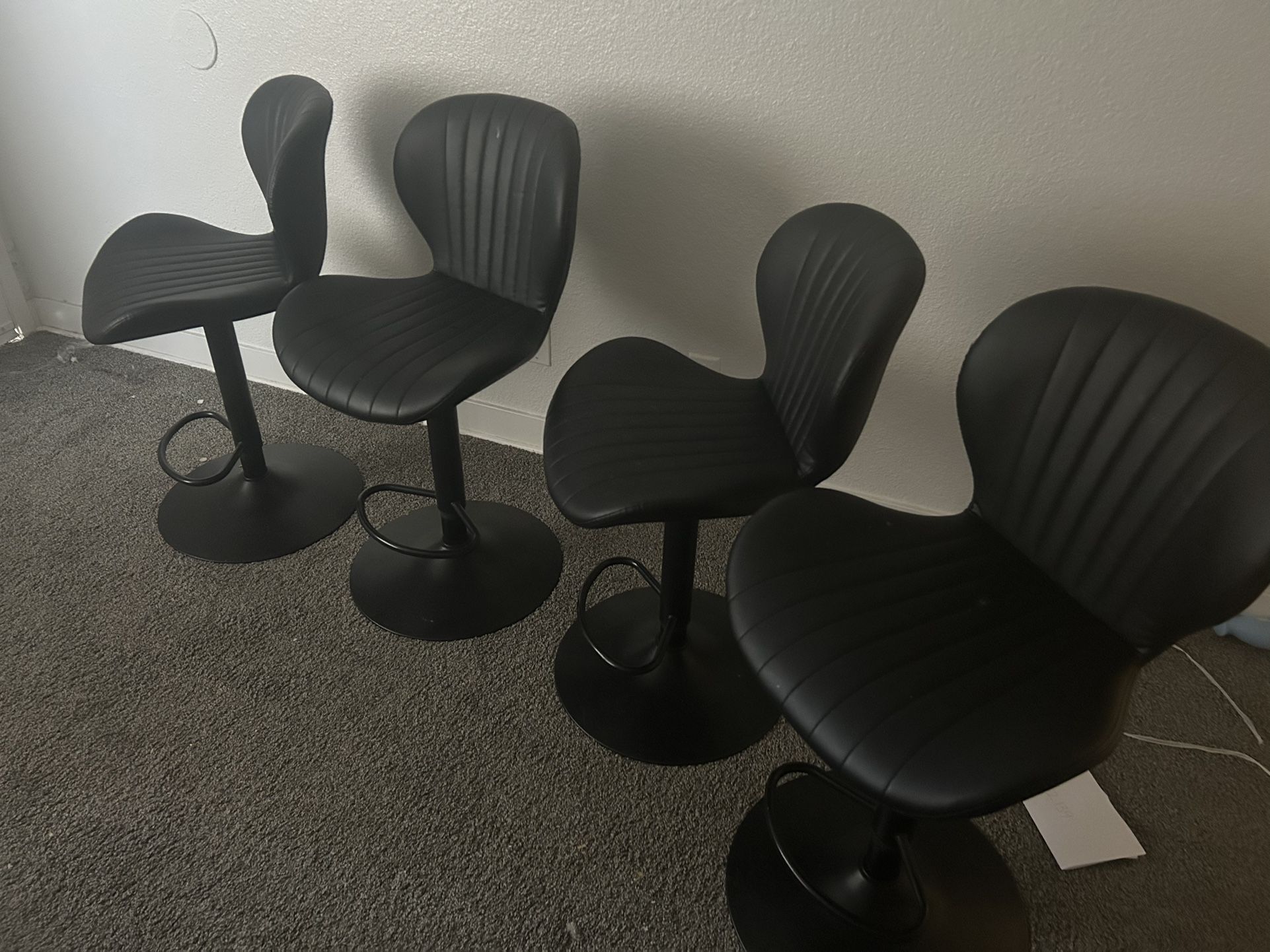 4 Black Bar Stools – Modern & Comfortable