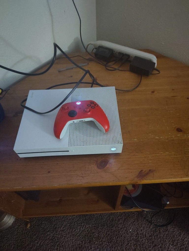 Xbox One With Controller Plenty Games