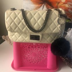 White Quilted PURSE 👛 IN FAIR MID-CONDITION $20