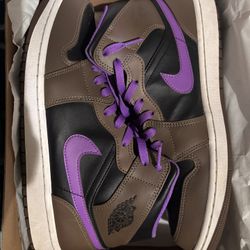 AIR JORDAN 1 MID, Size 11.5