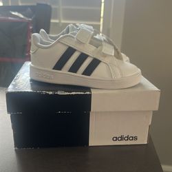 Toddler adidas size 6