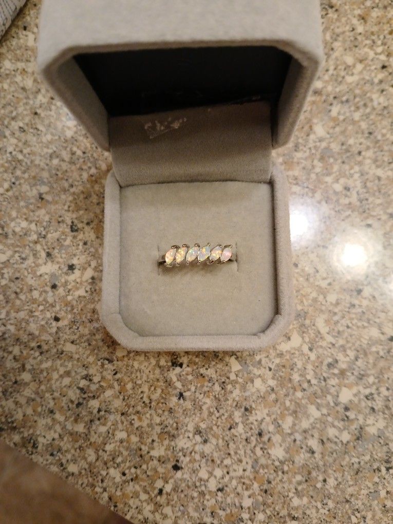 New .925 Beautiful Fire Opal Ring Size 9