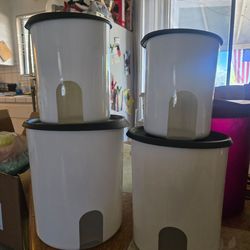 4 PC baking set containers