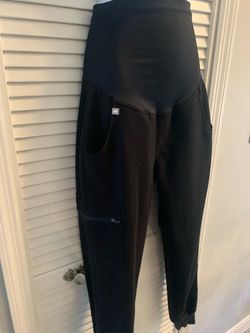 FIGS Maternity Jogger Scrubs