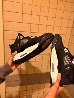 Jordan 4 white thunders