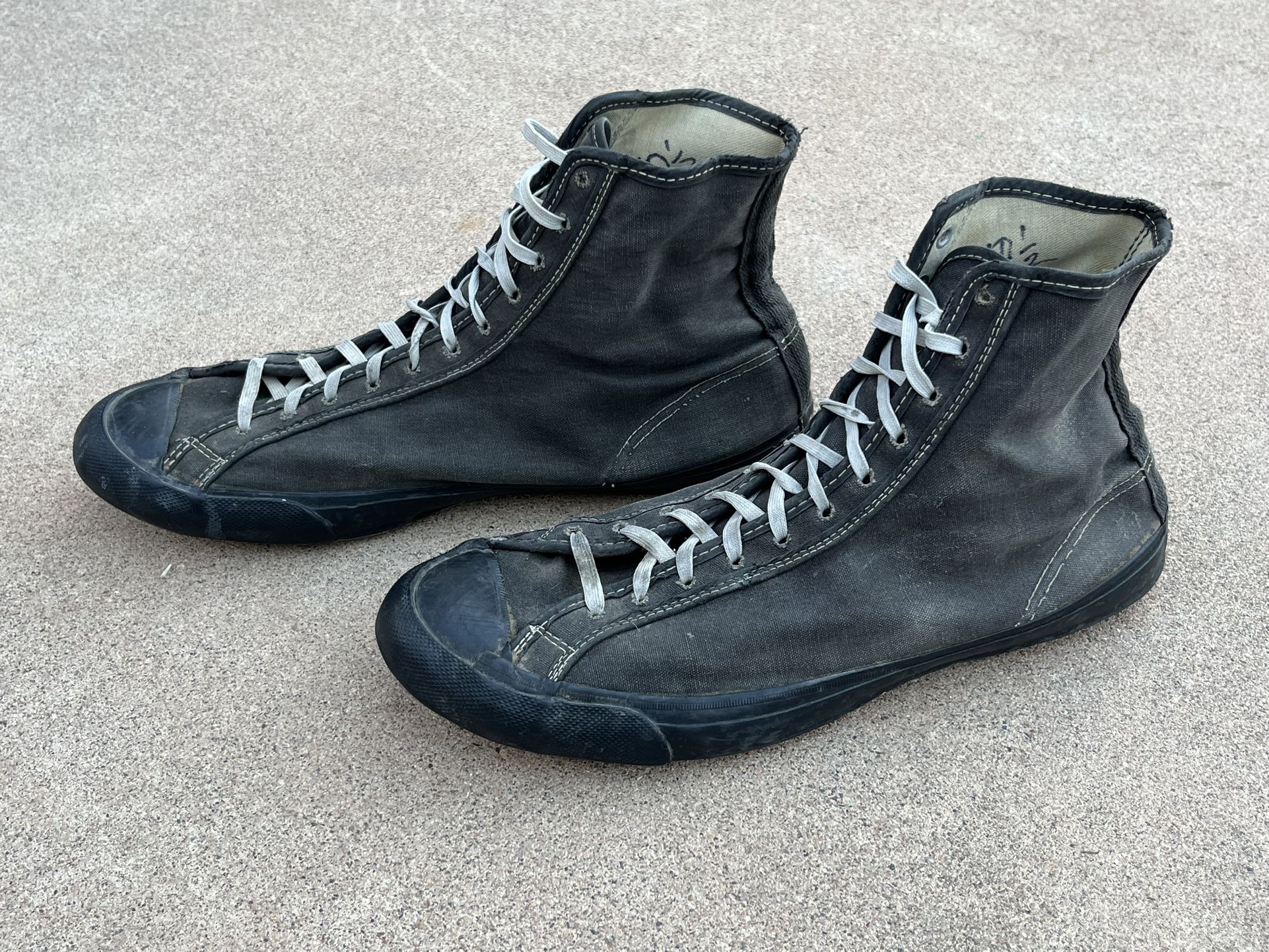 Rare Vintage 1950s Converse Chuck Taylor Monochrome Black Canvas High Top Shoes Sneakers 10.5 USA Made