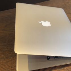 Apple MacBook Air 13” Core I5 Processor 4GB RAM 256GB SSD DRIVE $175
