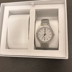 New Women’s Fossil Watch
