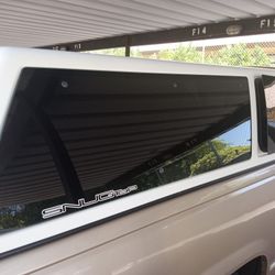 Snug Top Camper Shell - Excellent Condition 