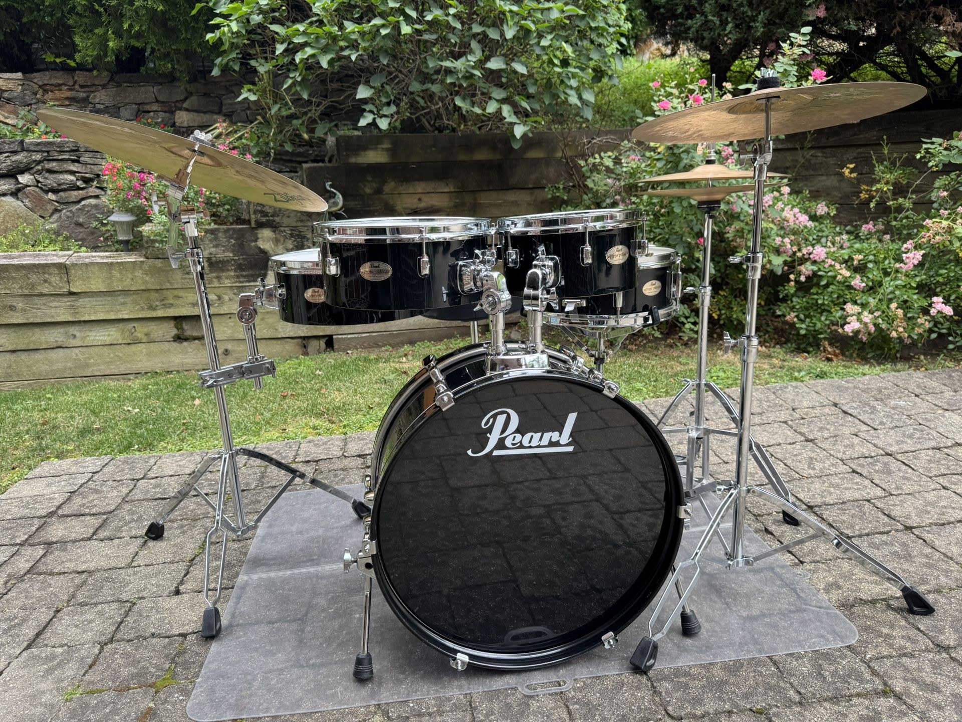 Pearl Rhythm Traveler Drum Set w/ Zildjian & Sabian Cymbals