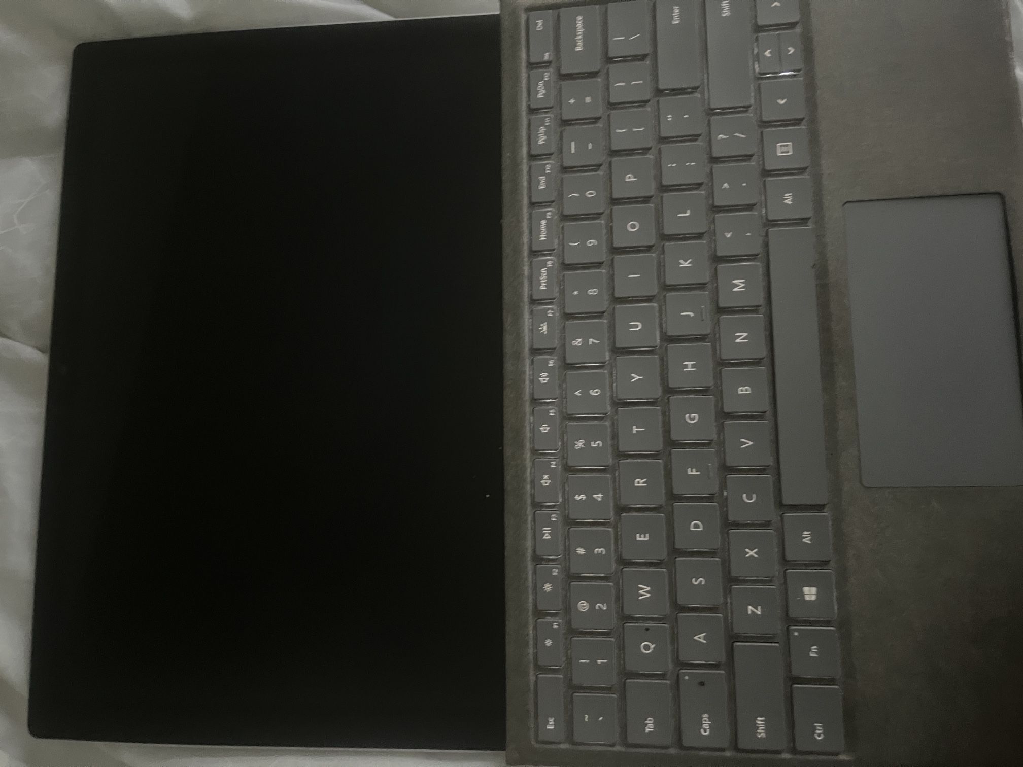 Microsoft Surface Pro 5 - i5 / 8GB RAM / Touchscreen w/ Keyboard