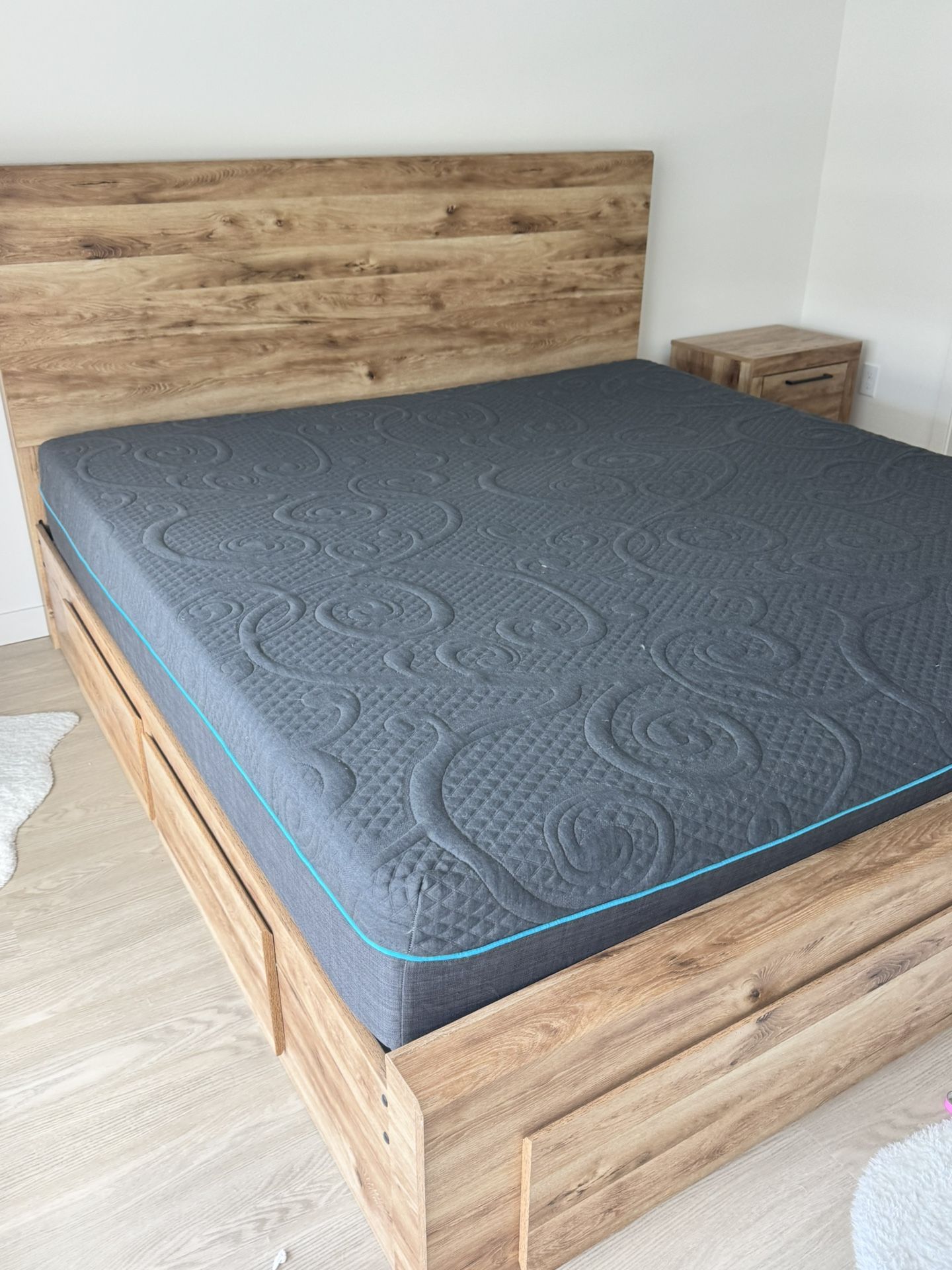 Furniture Direct King Bed Frame + Matching Nightstand + Luxury Mattress β Bought New 6 Months Ago